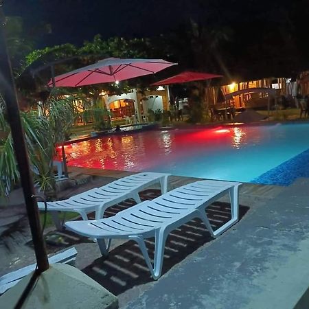 Rrj'S Beach Resort Oslob Esterno foto