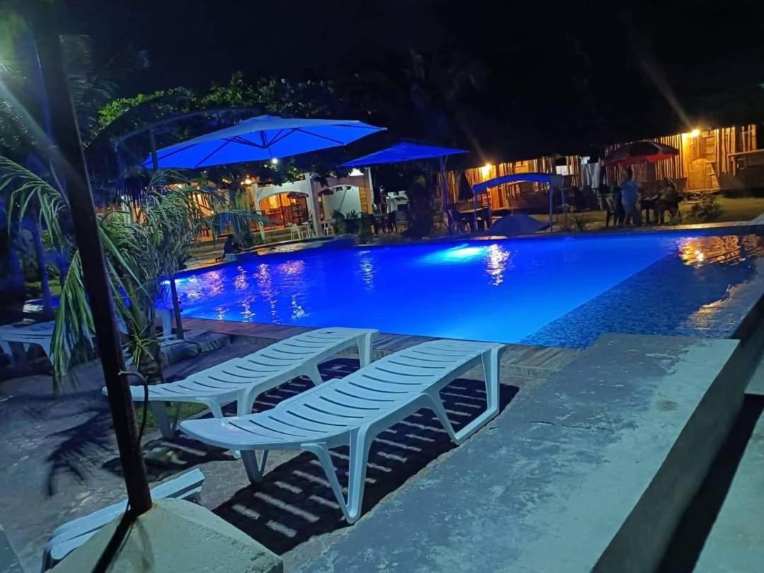 Rrj'S Beach Resort Oslob Esterno foto